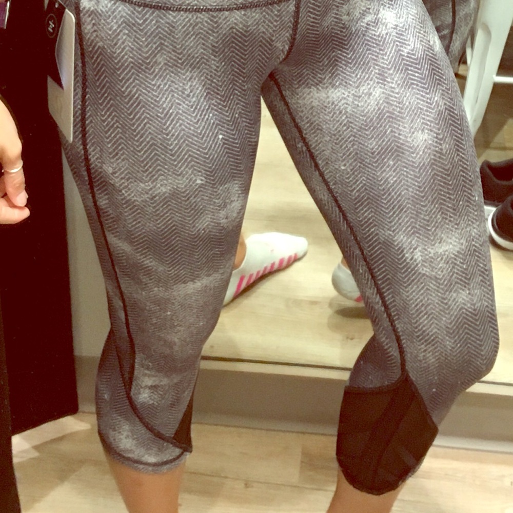 Unique high waisted Lululemon cropped leggings